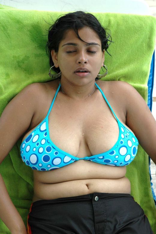 Indian Pakistani Girls Bra Hot Photo