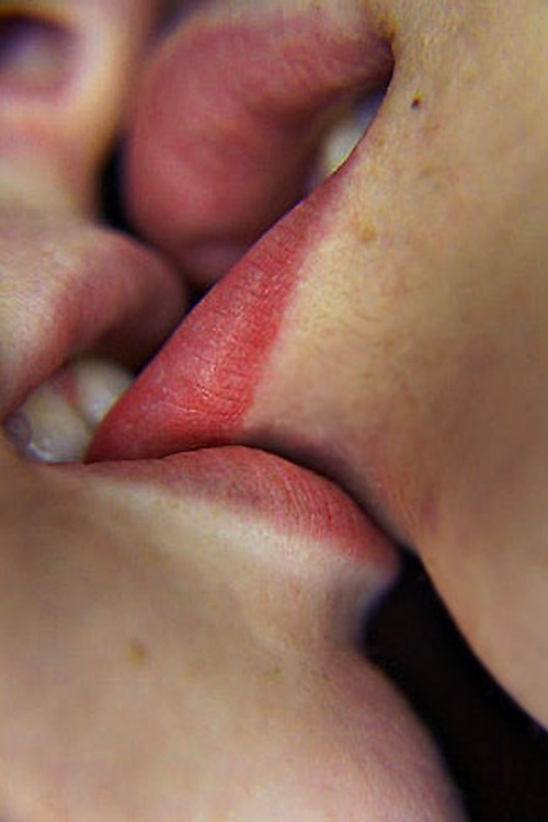 kiss Lip tumblr biting
