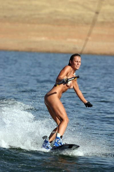 woman skiing Naked water