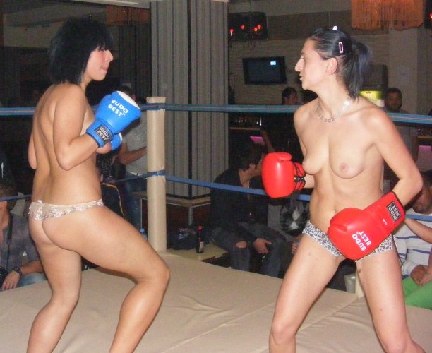 girls Topless foxy boxing