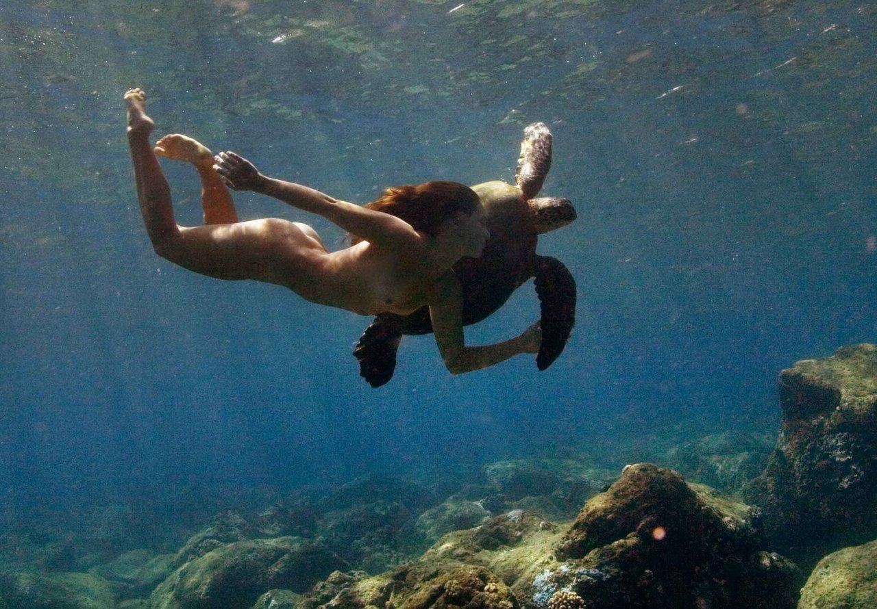 diving scuba Hot girls nude