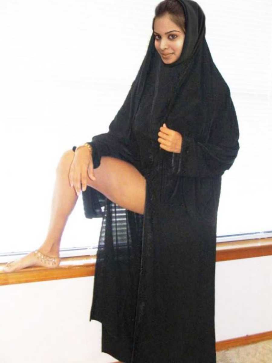 nude sexy arab girl Half