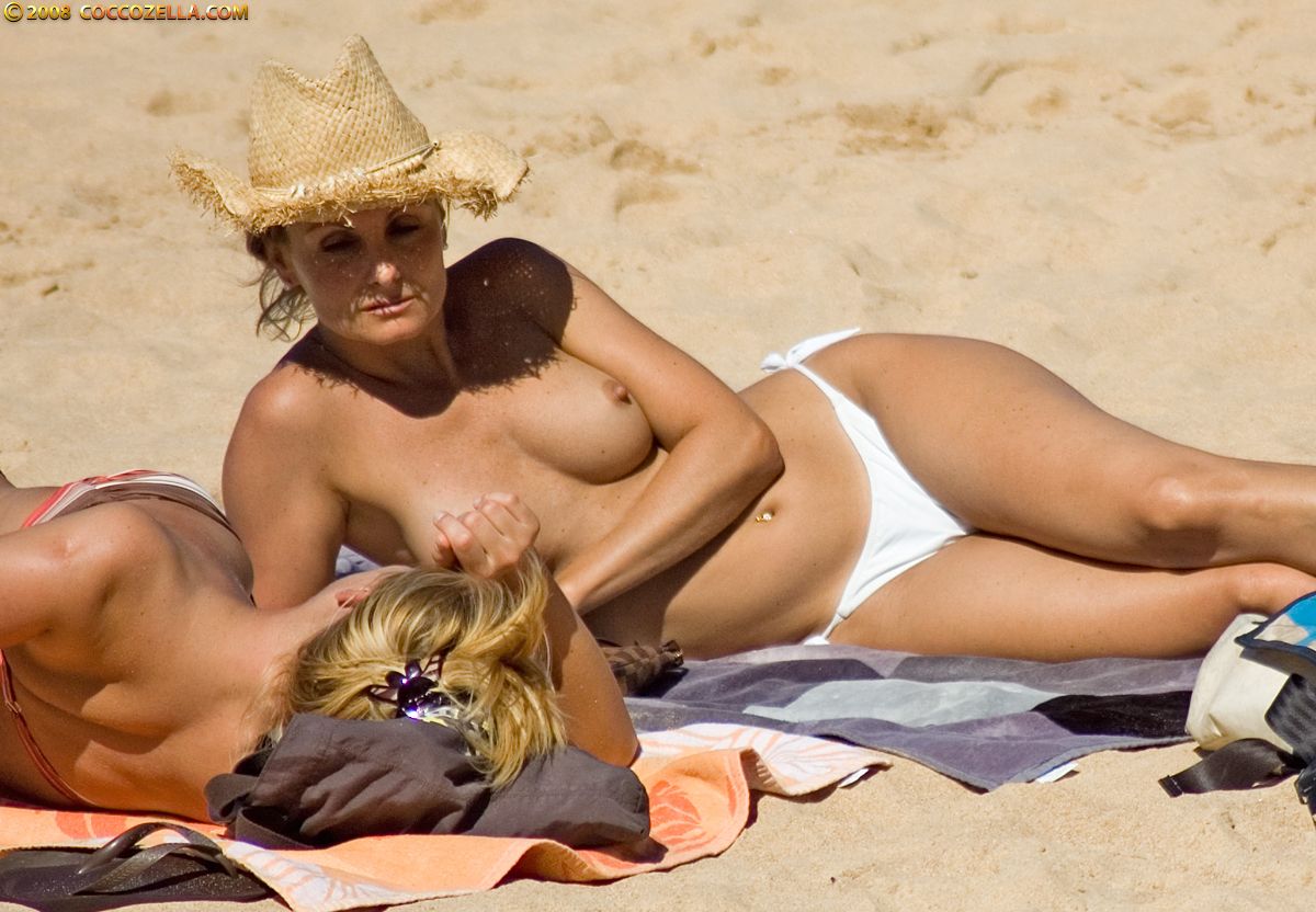 beaches nude Australian girls