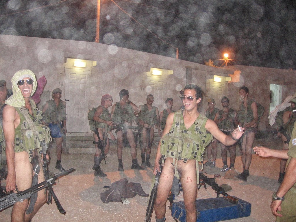 sex soldiers israeli Nude women